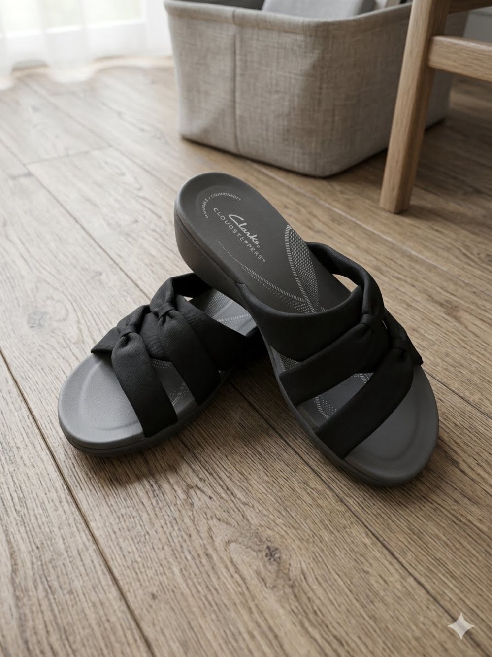 Clarks women’s Black Knotted Slide Sandals